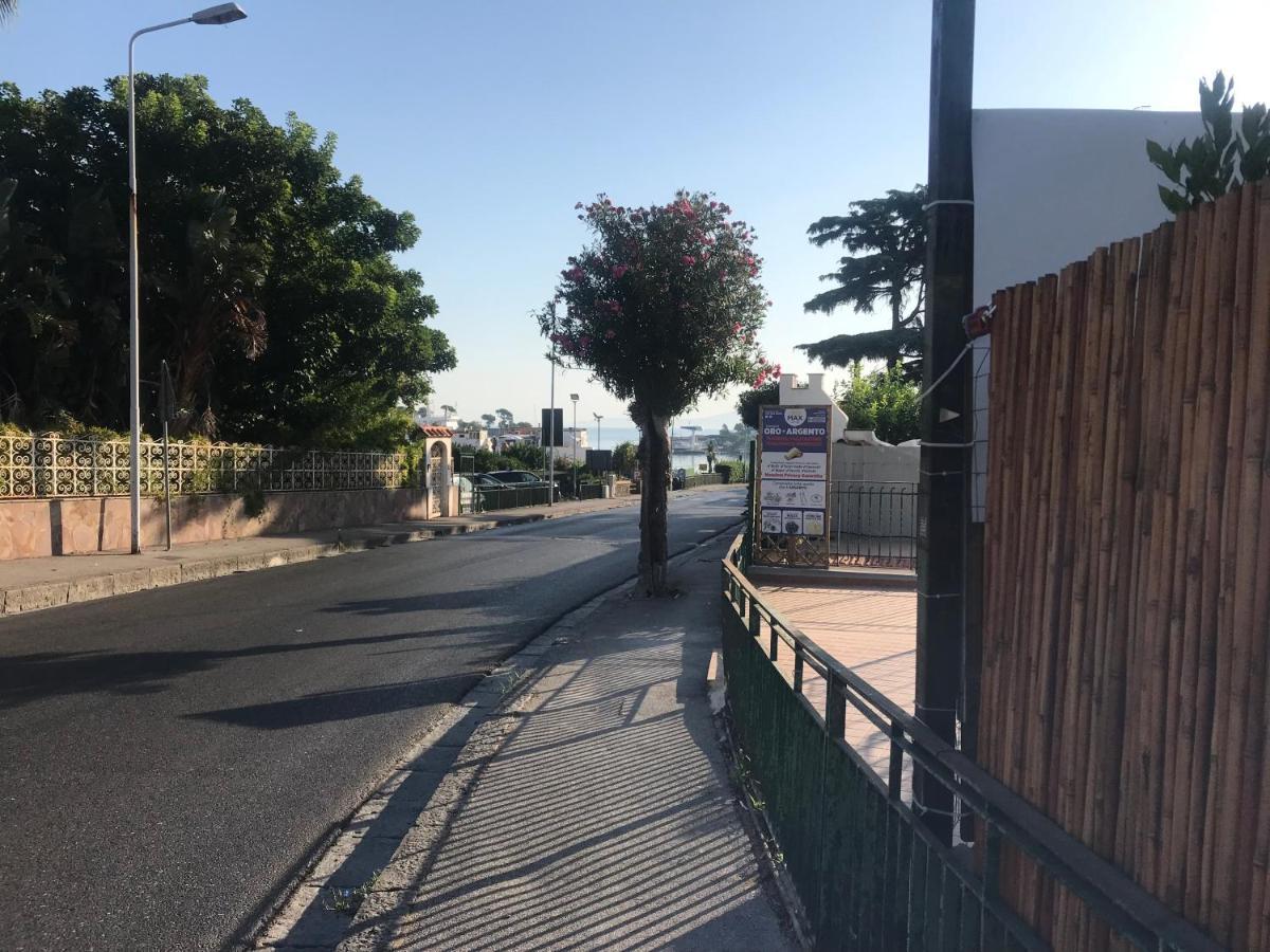 La Casetta Al Porto Di Ischiaアパートメント エクステリア 写真